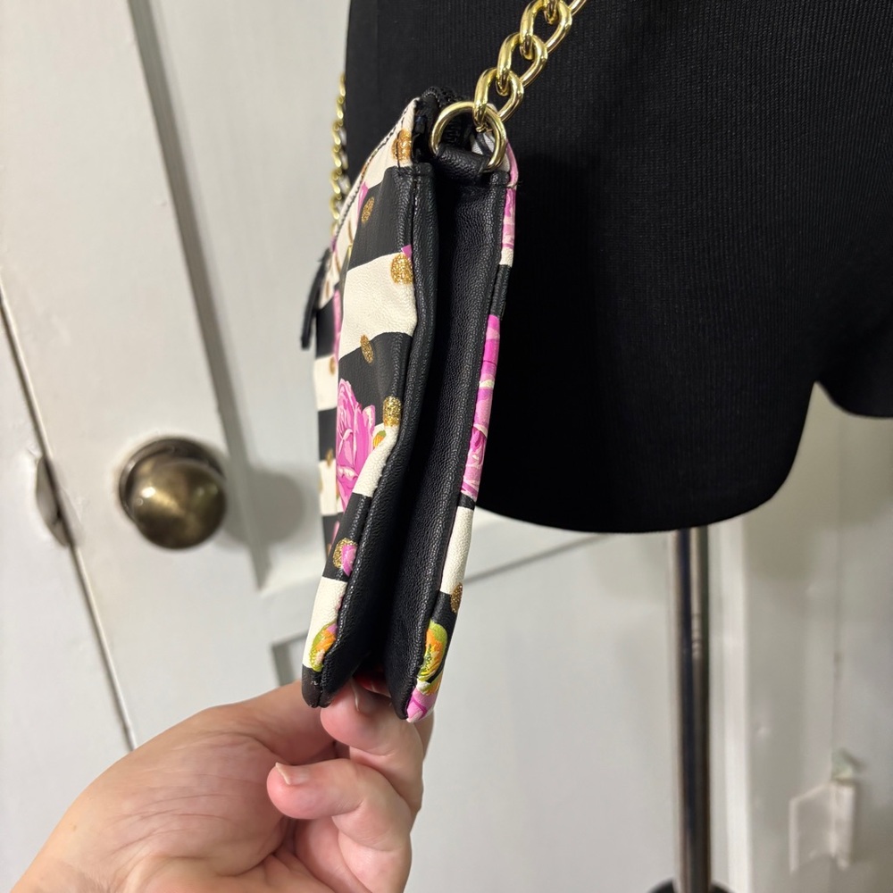 LUV BETSEY by BETSEY JOHNSON Rose Crossbody Bag/Purse - Picture 14 of 16